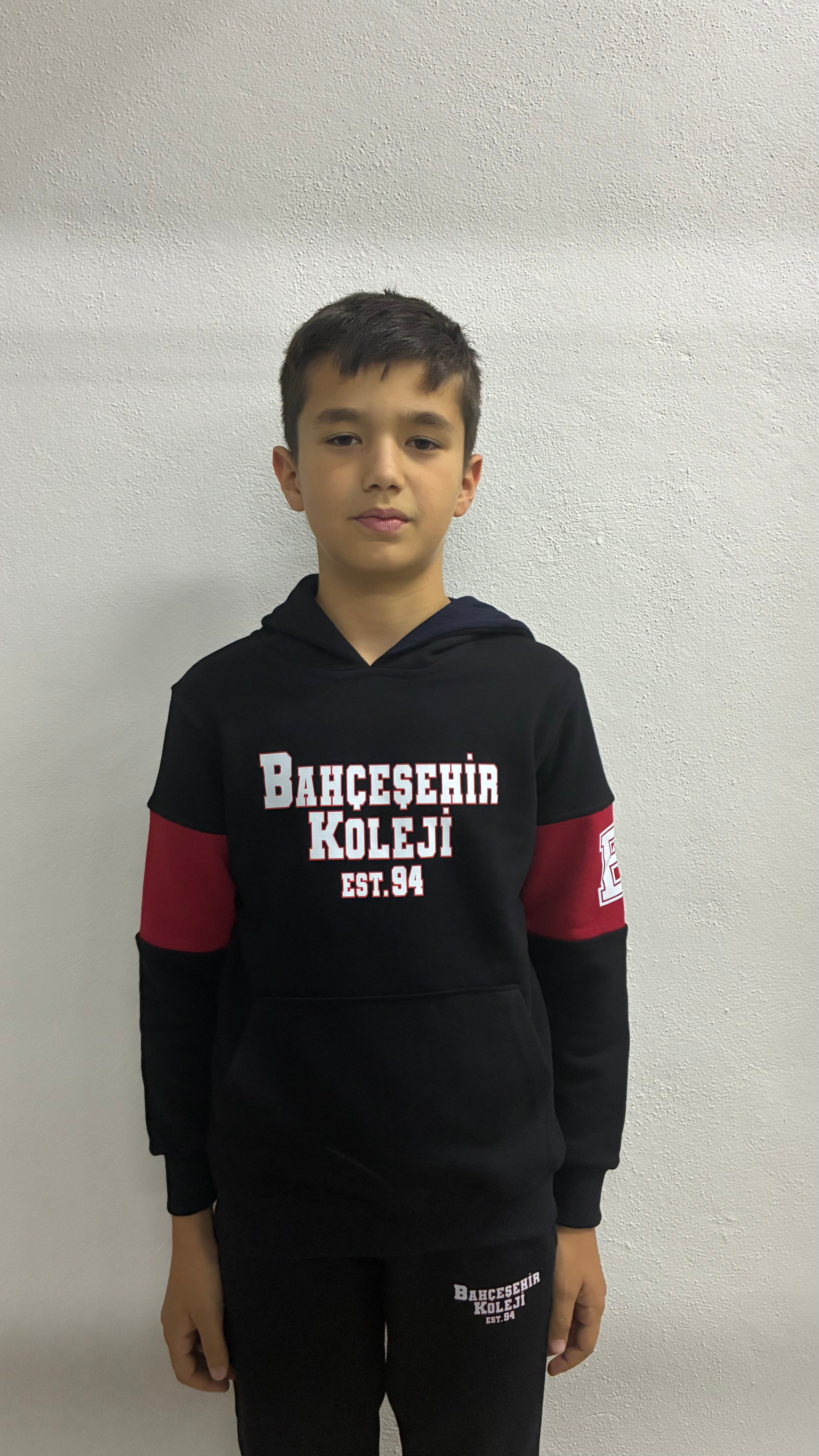 Bahçeşehir EST 94 Koyu Lacivert Kapşonlu Kol Parçalı Sweatshirt
